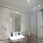 Oasis بومبيي